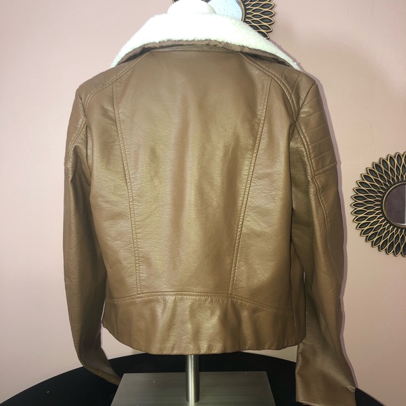 Brown Leather Jacket with fur Collar - Picture 4 of 5